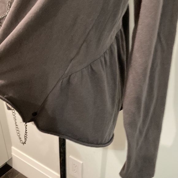 OneTeaspoon Long Sleeve Chain Top Asymmetrical Hem Size 10 Grey Rare - Picture 8 of 16